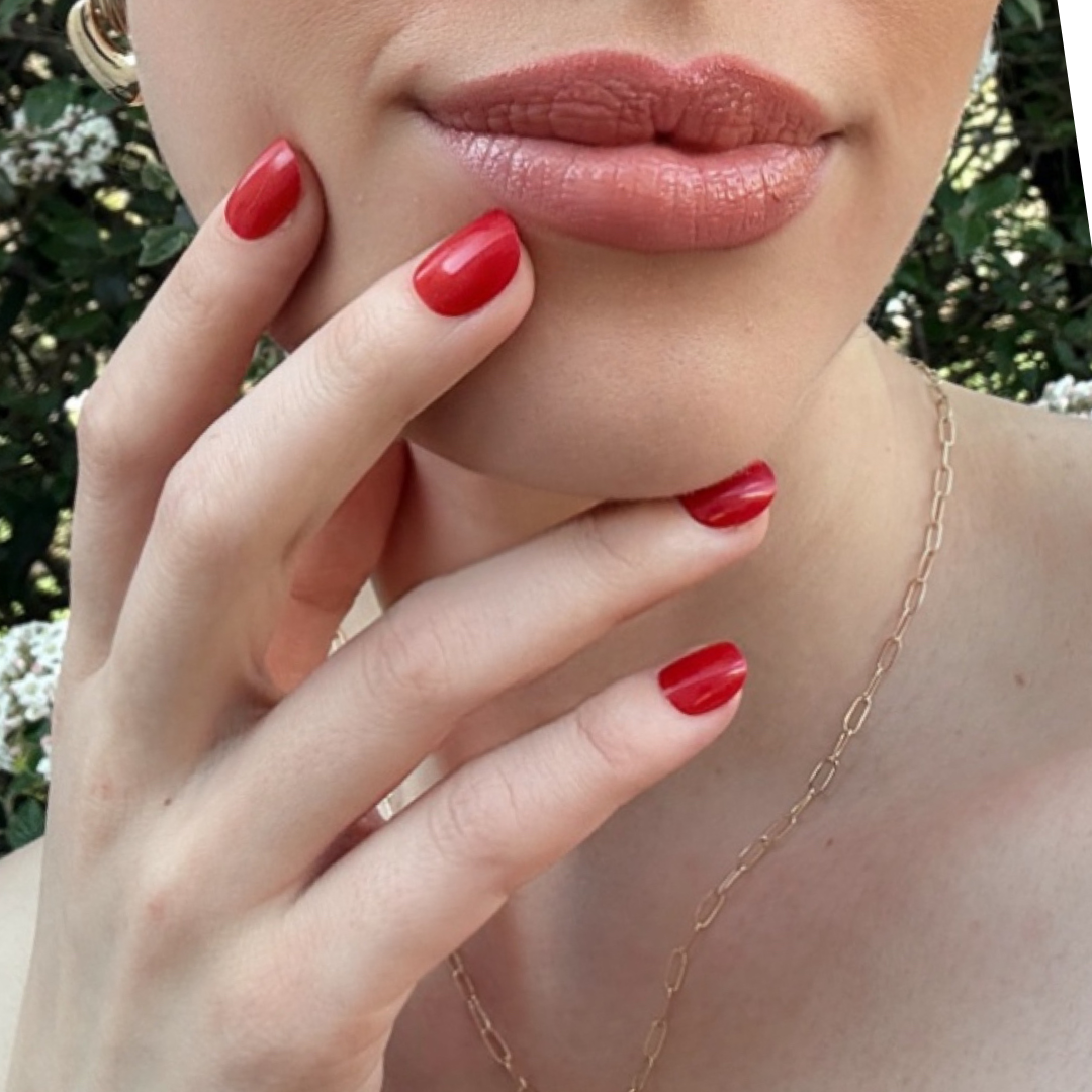 SCARLET RED